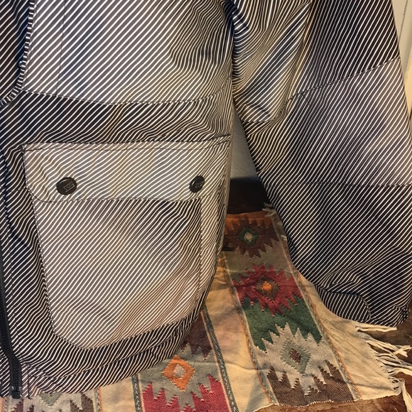 Body Glove winter adventure jacket. - Picture 3 of 12